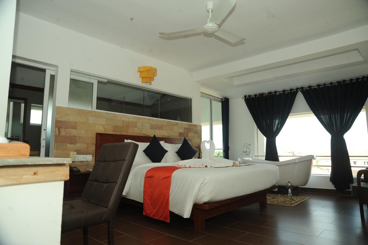 V Hotel And Apartment Siem Reap Buitenkant foto